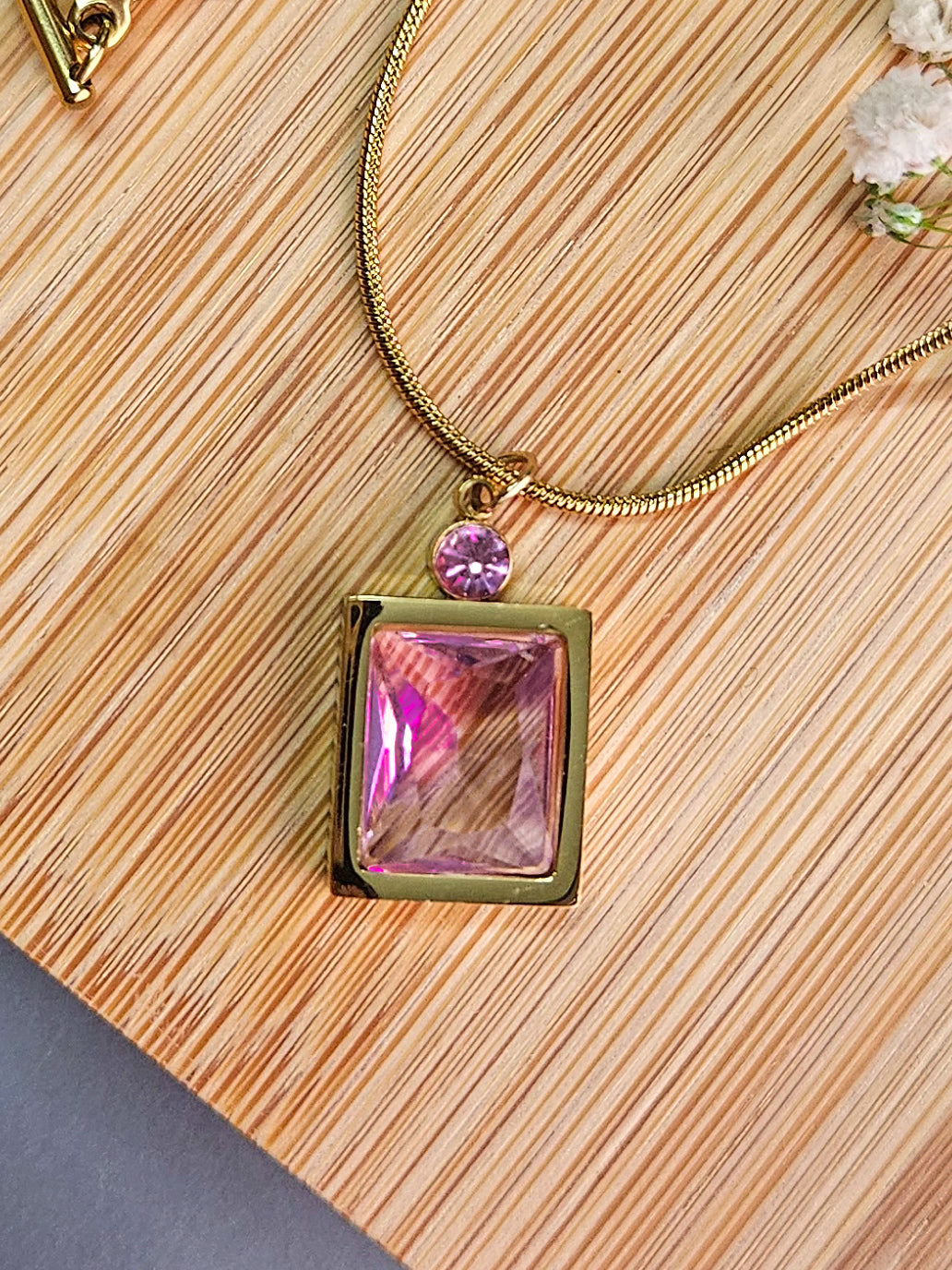 Pink Radiance Anti-Tarnish Pendant Necklace – Lightweight & Elegant