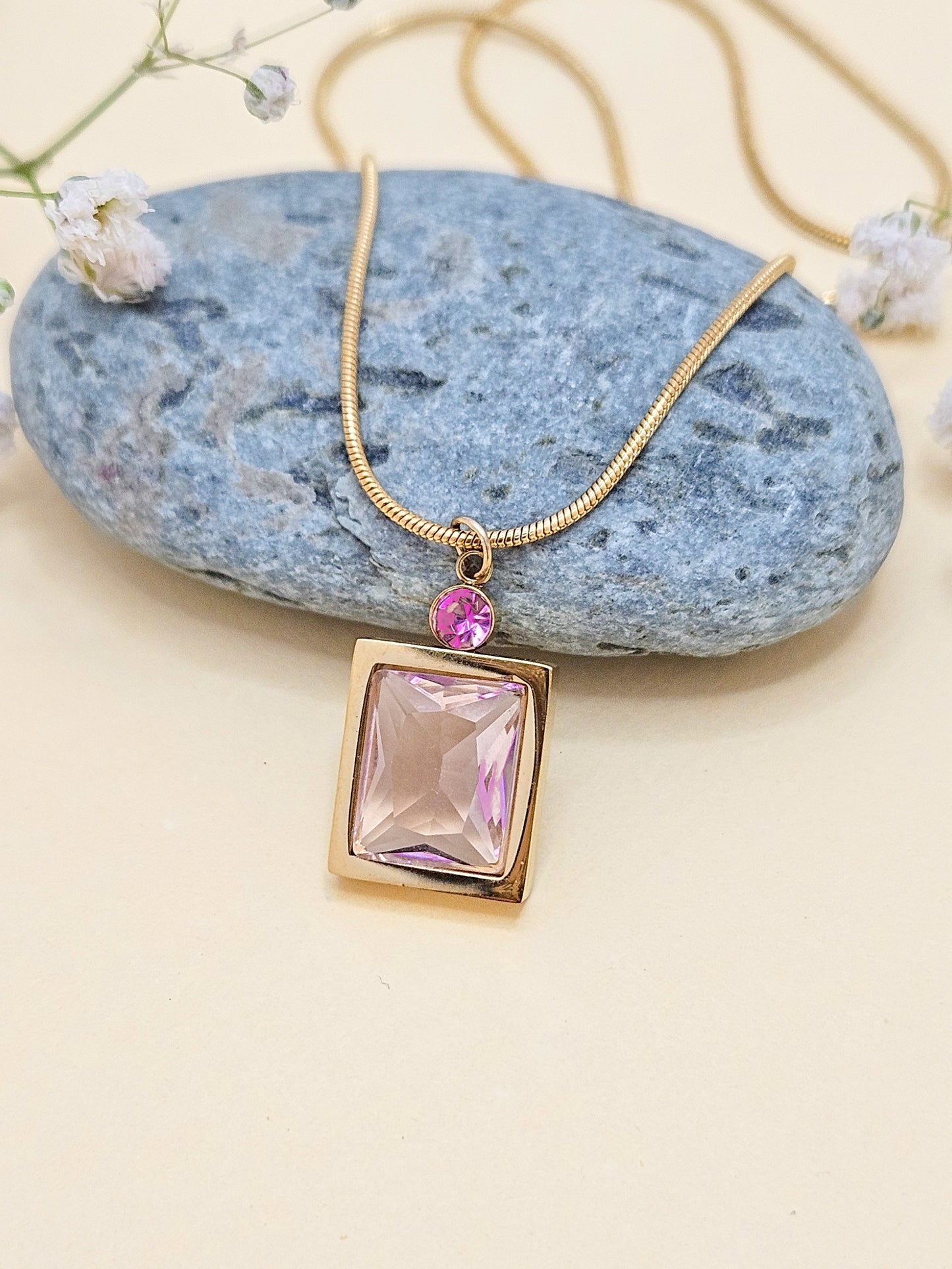 Pink Radiance Anti-Tarnish Pendant Necklace – Lightweight & Elegant