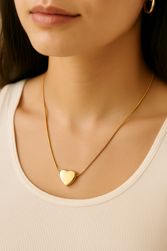 Gold Heart Pendant Necklace – Minimal Anti Tarnish Jewelry